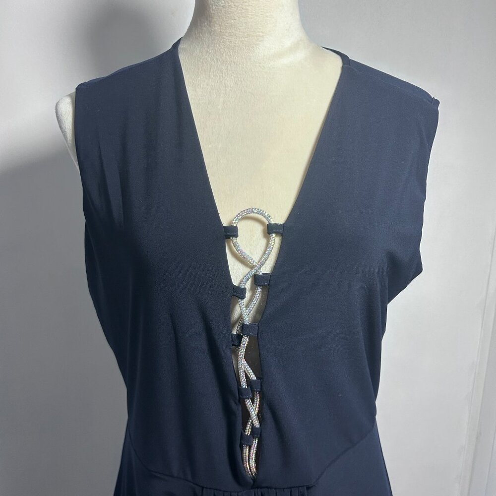 Venus Sleeveless Dress - Picture 2 of 6